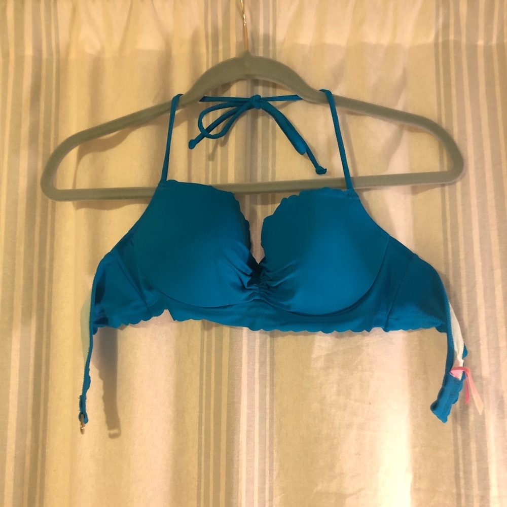 Victoria’s Secret bikini top-size 34B